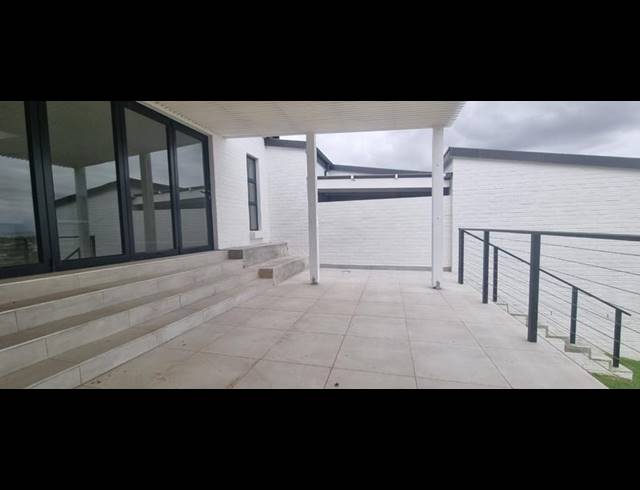 3 BEDROOM TOWNHOUSE FOR SALE IN ISLAND VIEW